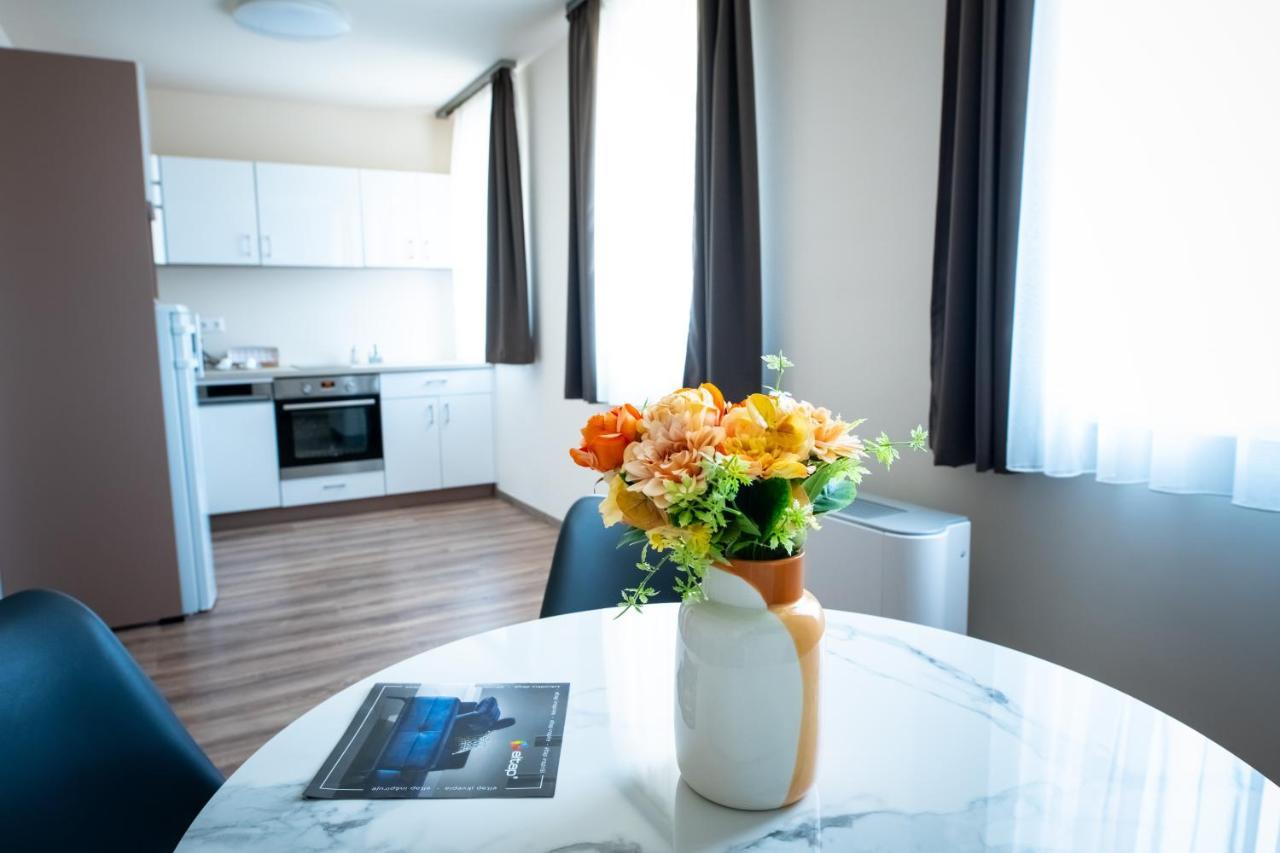 Bed and Breakfast Elixir Panzio Ньирбатор Экстерьер фото