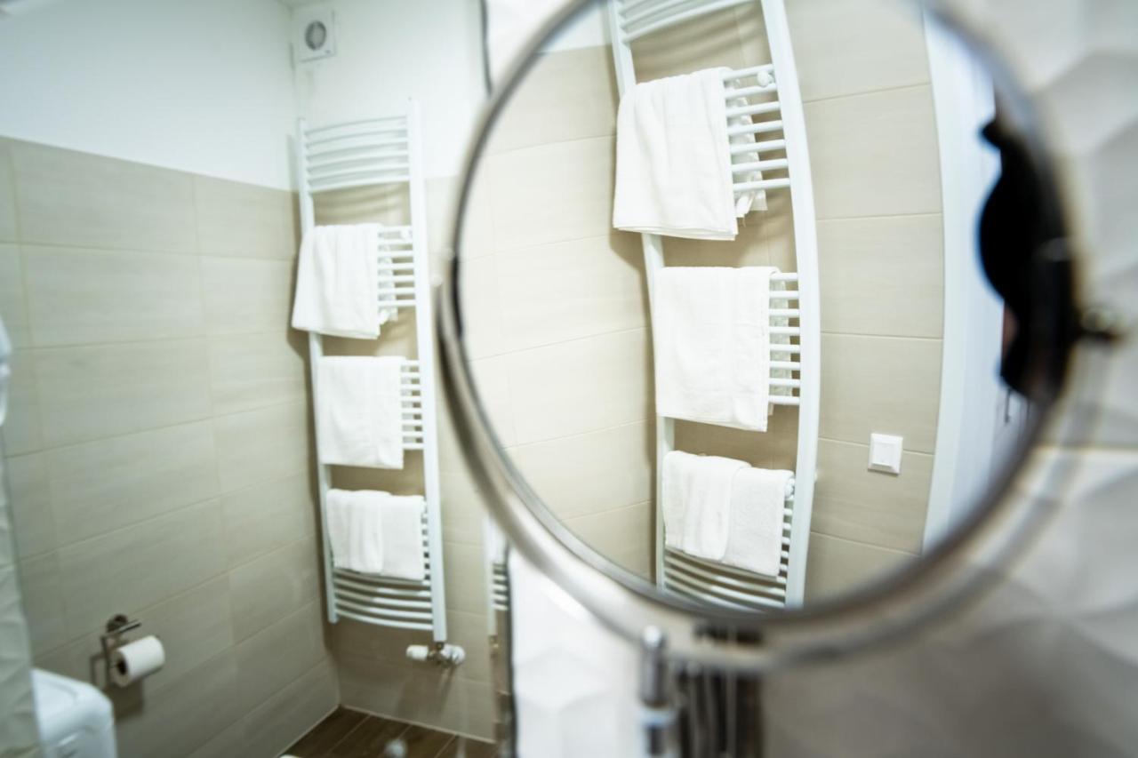 Bed and Breakfast Elixir Panzio Ньирбатор Экстерьер фото