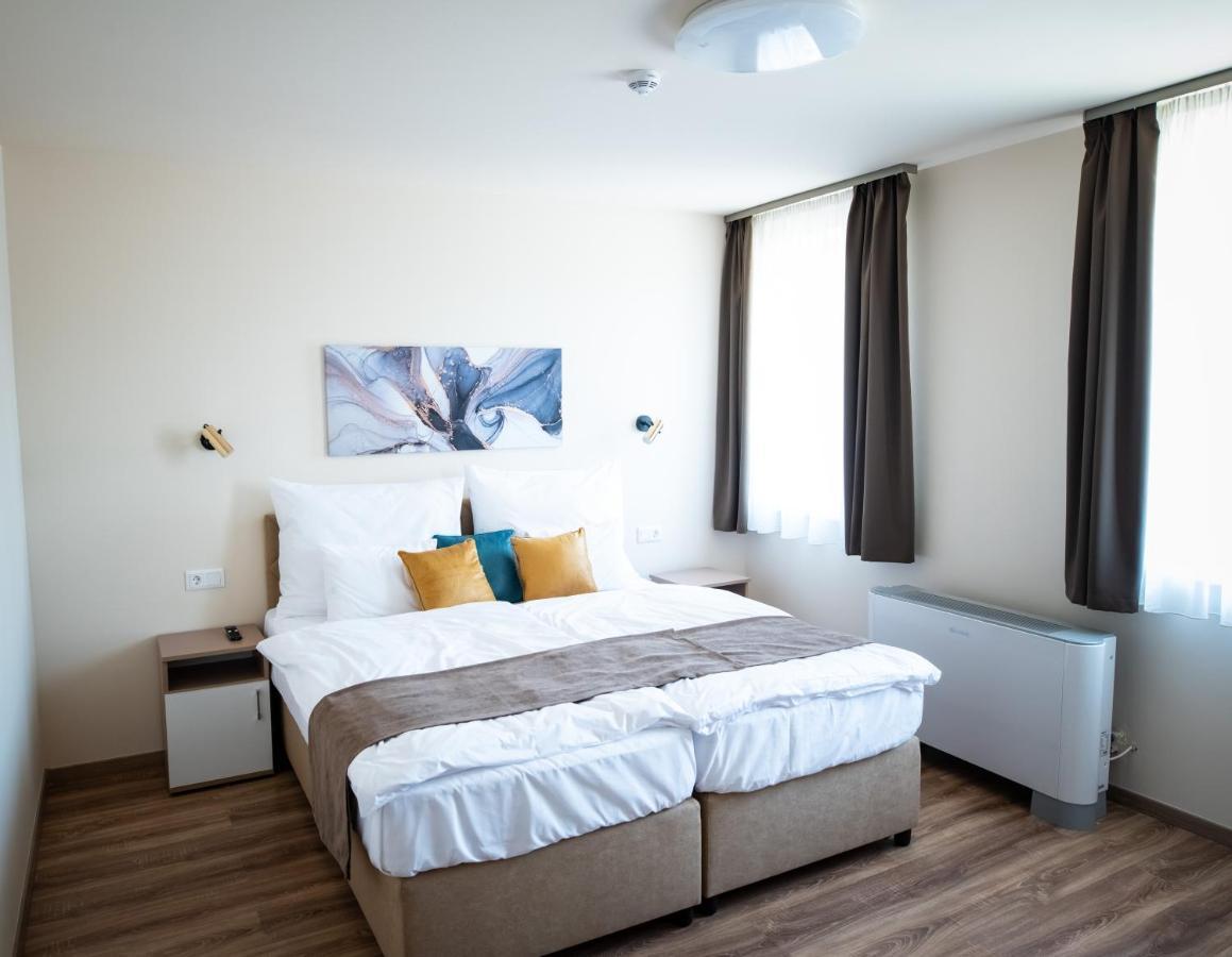Bed and Breakfast Elixir Panzio Ньирбатор Экстерьер фото