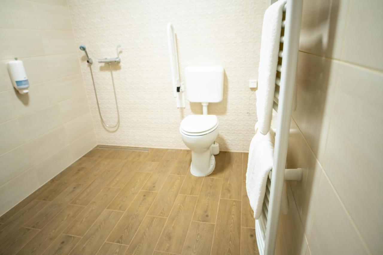 Bed and Breakfast Elixir Panzio Ньирбатор Экстерьер фото