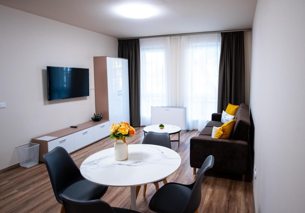 Bed and Breakfast Elixir Panzio Ньирбатор Экстерьер фото