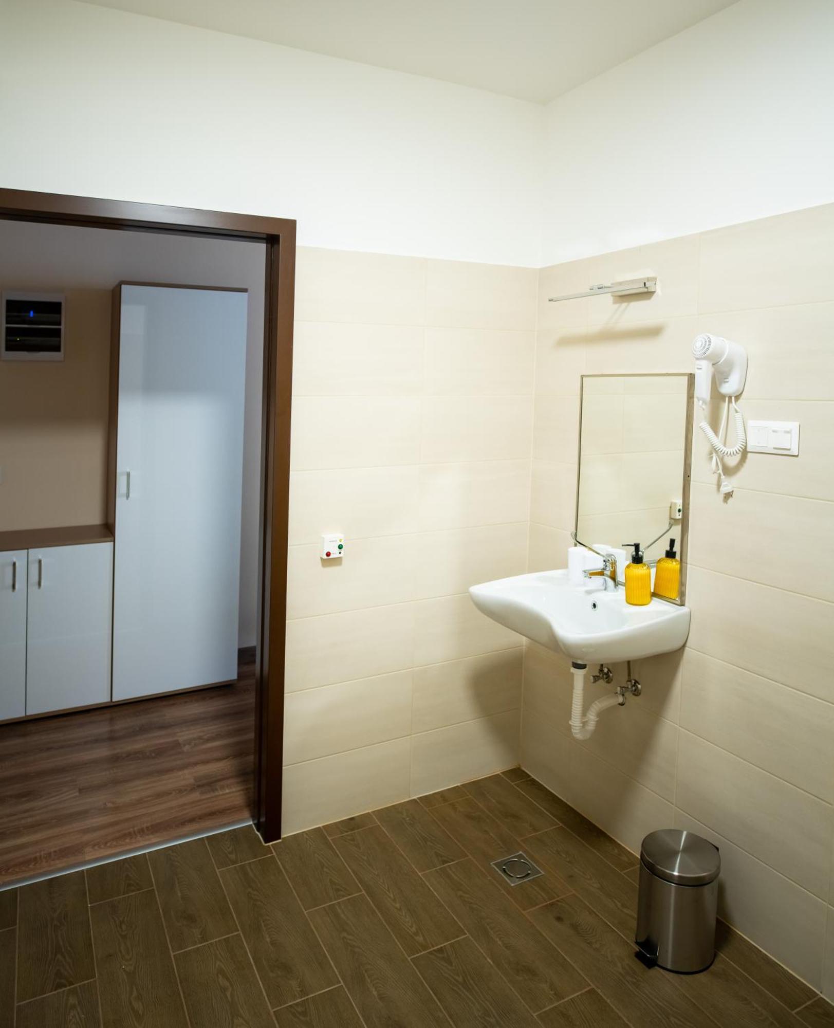 Bed and Breakfast Elixir Panzio Ньирбатор Экстерьер фото